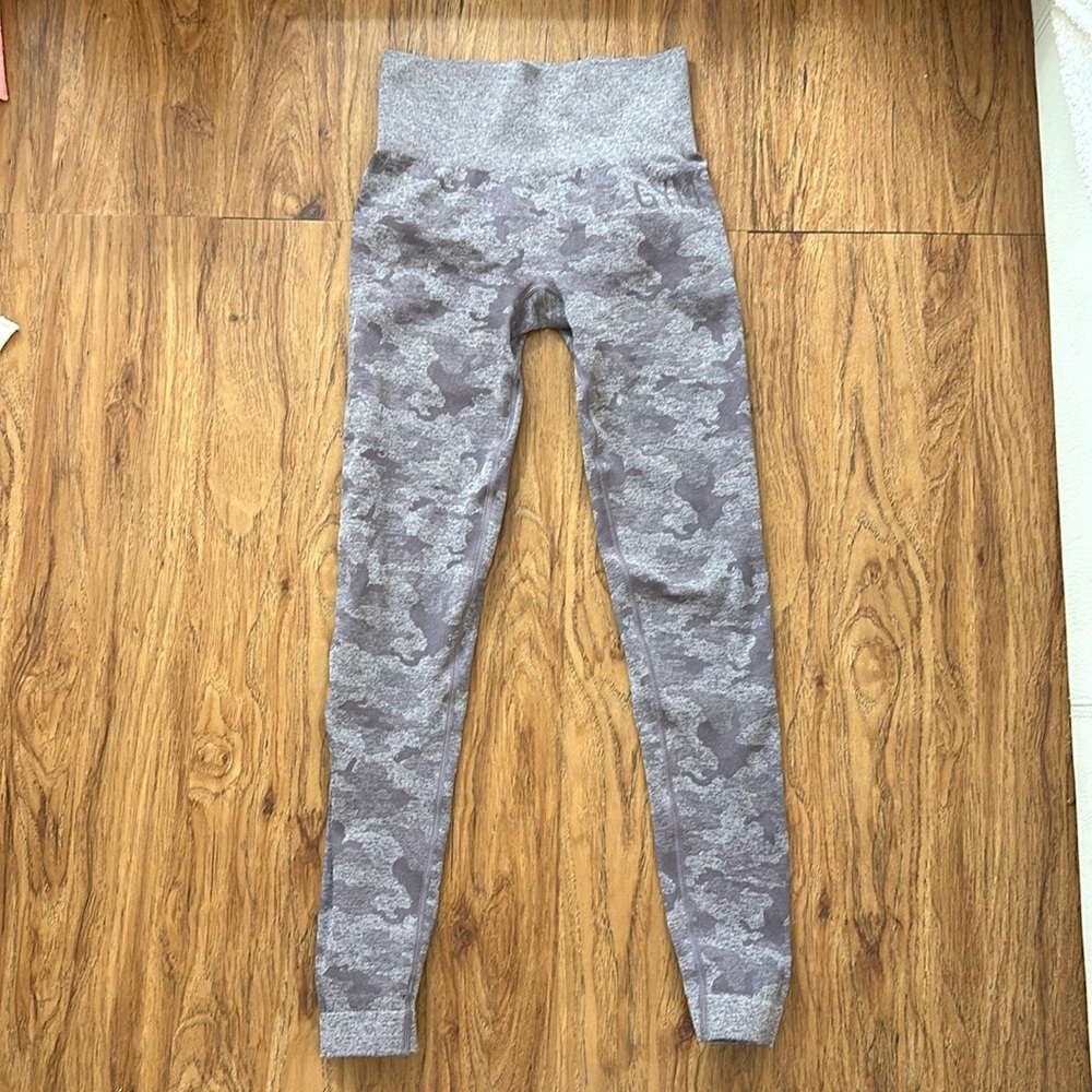 Gym shark camo leggings